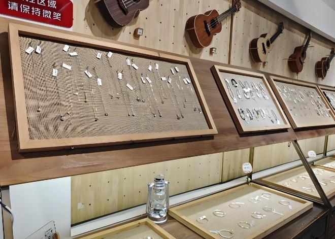 率超过75%很多人天天用孩子也爱戴开元棋牌致癌物超标1179倍造假(图5)