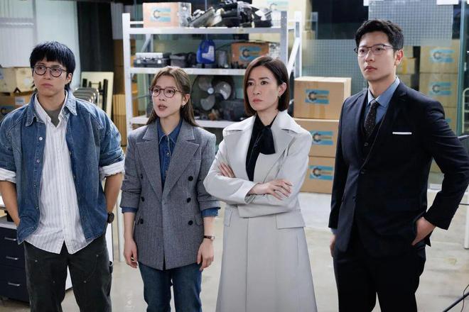 Ralph Lauren走路带风！开元棋牌试玩《新闻女王2》佘诗曼穿(图22)