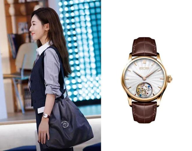 Ralph Lauren走路带风！开元棋牌试玩《新闻女王2》佘诗曼穿(图40)