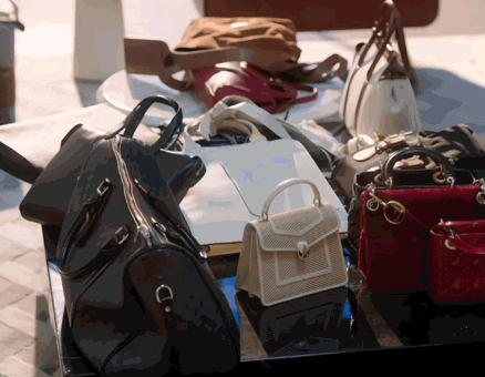 Ralph Lauren走路带风！开元棋牌试玩《新闻女王2》佘诗曼穿(图50)