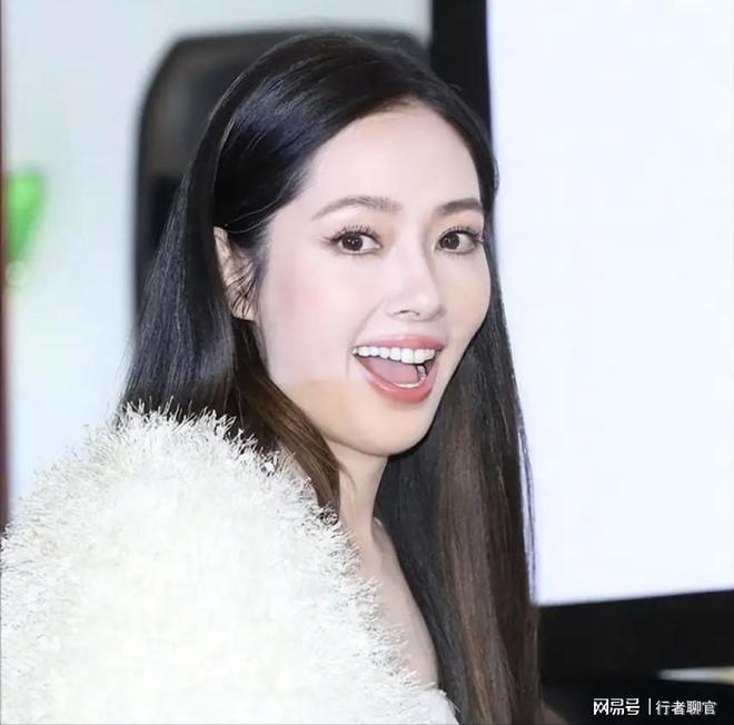 钱向佐带娃有时异地但豪门日子藏不住了开元棋牌app郭碧婷手撕谣言:婆婆给(图3) 钱向佐带娃有时异地但豪门日子藏不住了开元棋牌app郭碧婷手撕谣言:婆婆给(图3)