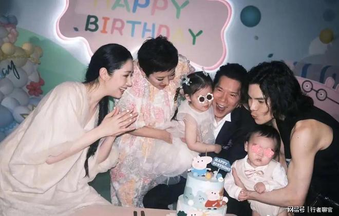 钱向佐带娃有时异地但豪门日子藏不住了开元棋牌app郭碧婷手撕谣言:婆婆给(图13) 钱向佐带娃有时异地但豪门日子藏不住了开元棋牌app郭碧婷手撕谣言:婆婆给(图13)