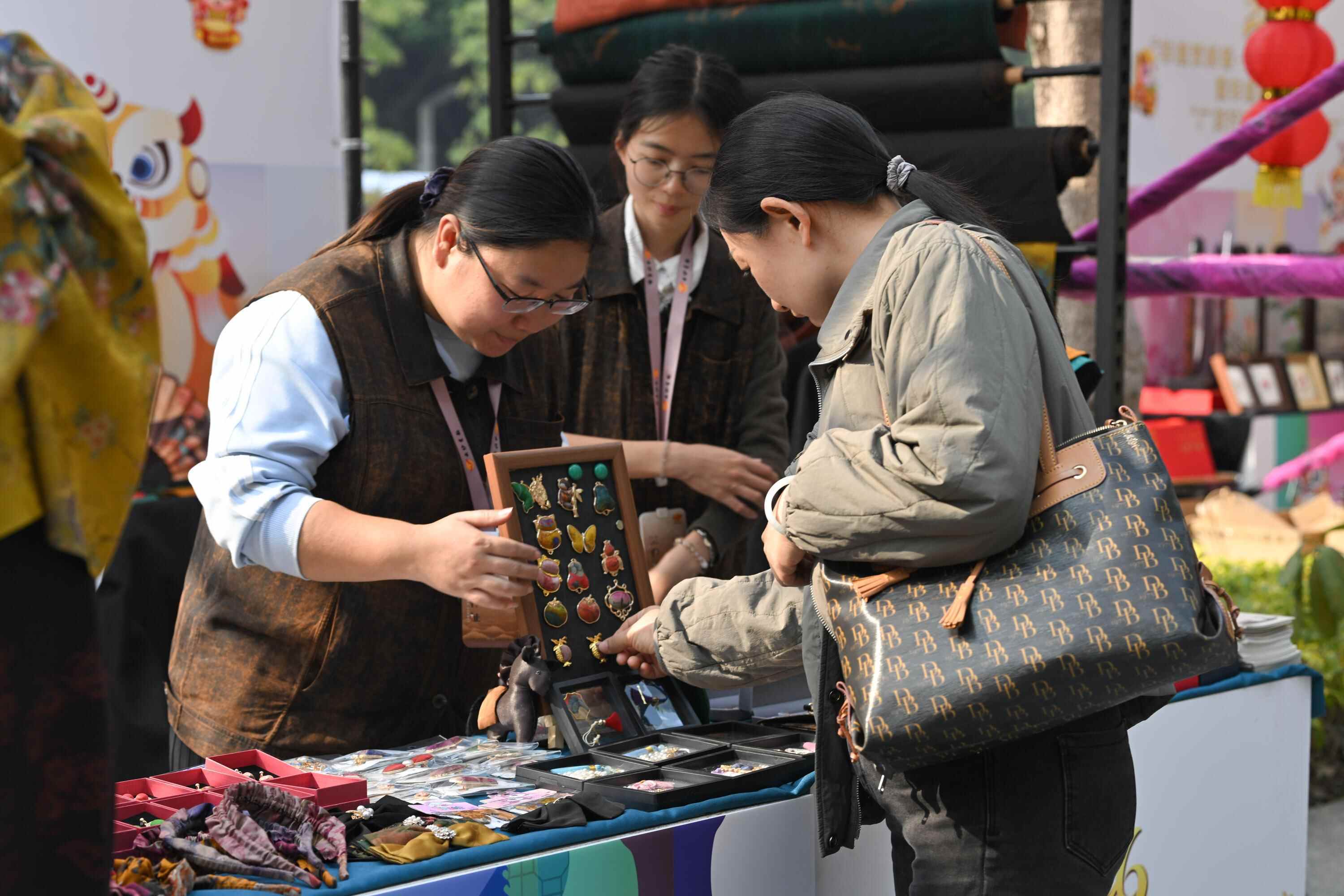 遗广货行天下因为古朴也时尚开元ky棋牌现场直击！非(图8)